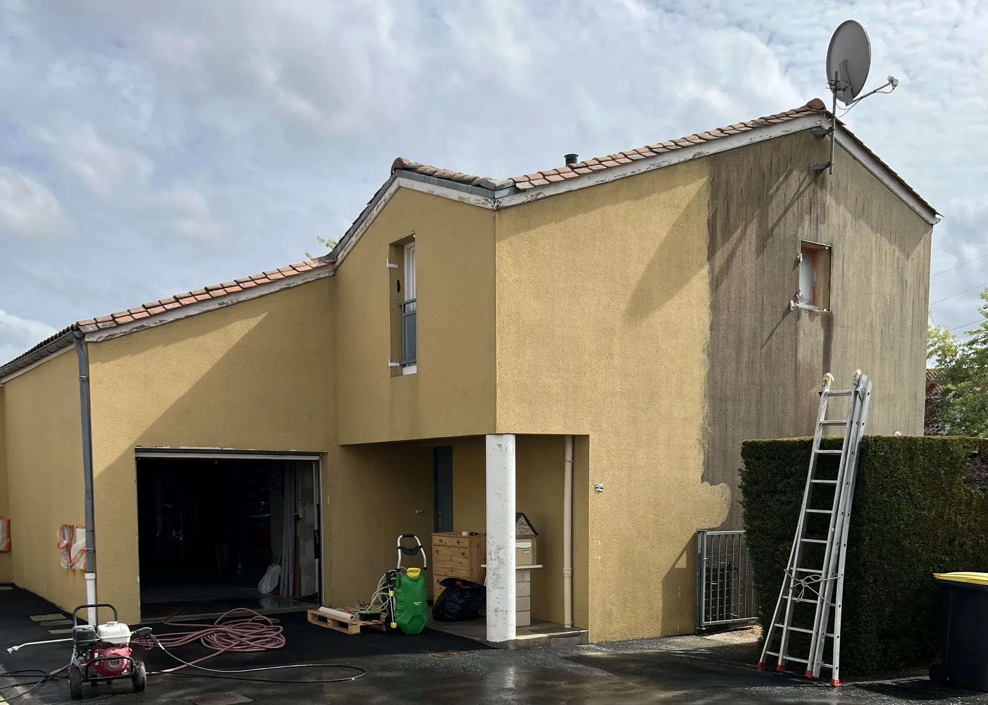 Nettoyage de toiture et façades en Charente