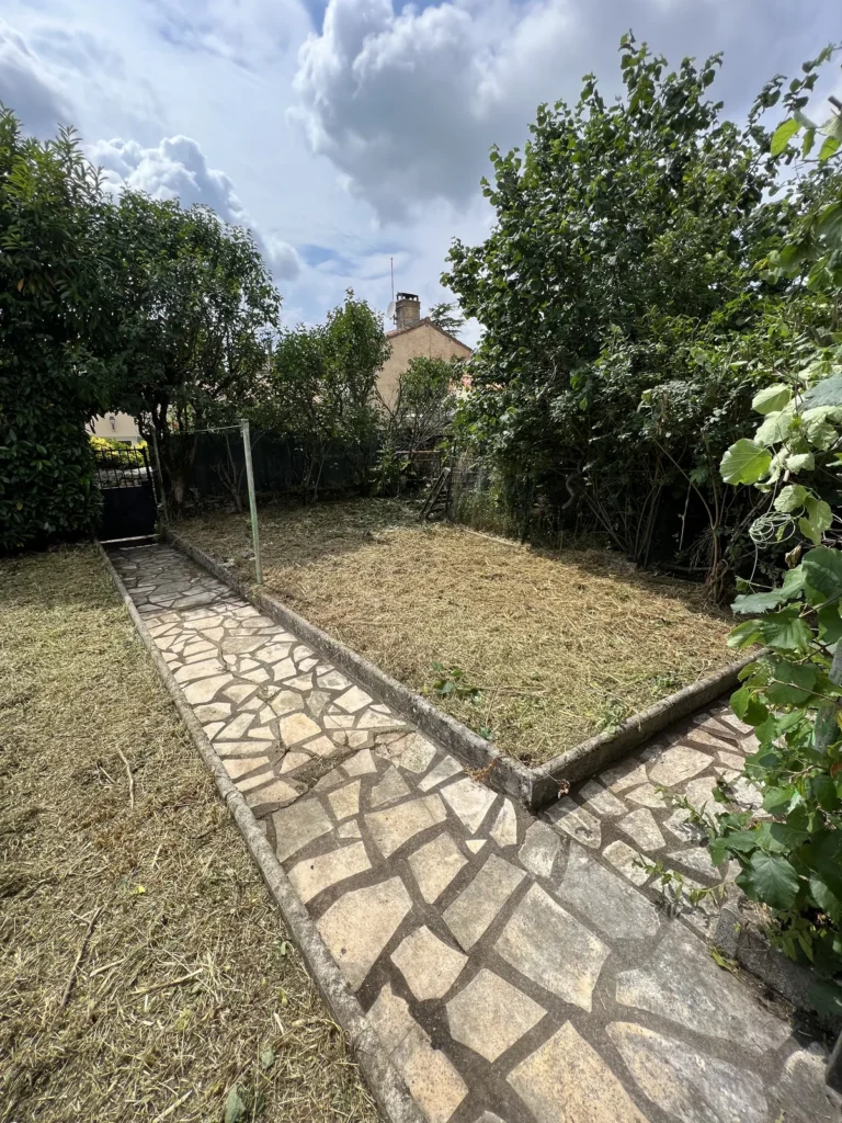 Terrain dégagé après remise en état par G2L à Ruelle-sur-Touvre